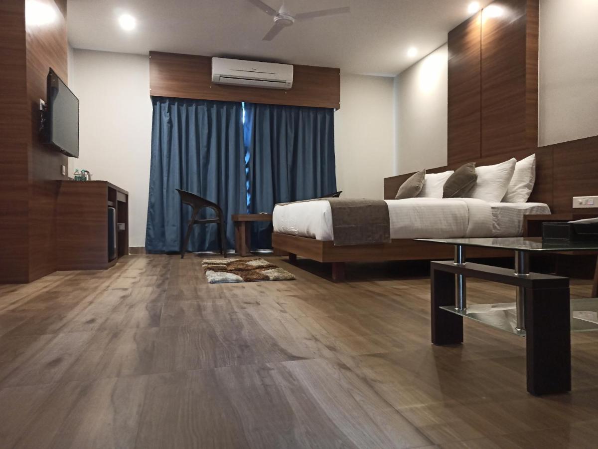 Hotel Tree Fern Дибругарх Экстерьер фото
