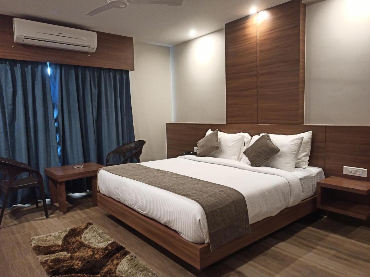Hotel Tree Fern Дибругарх Экстерьер фото