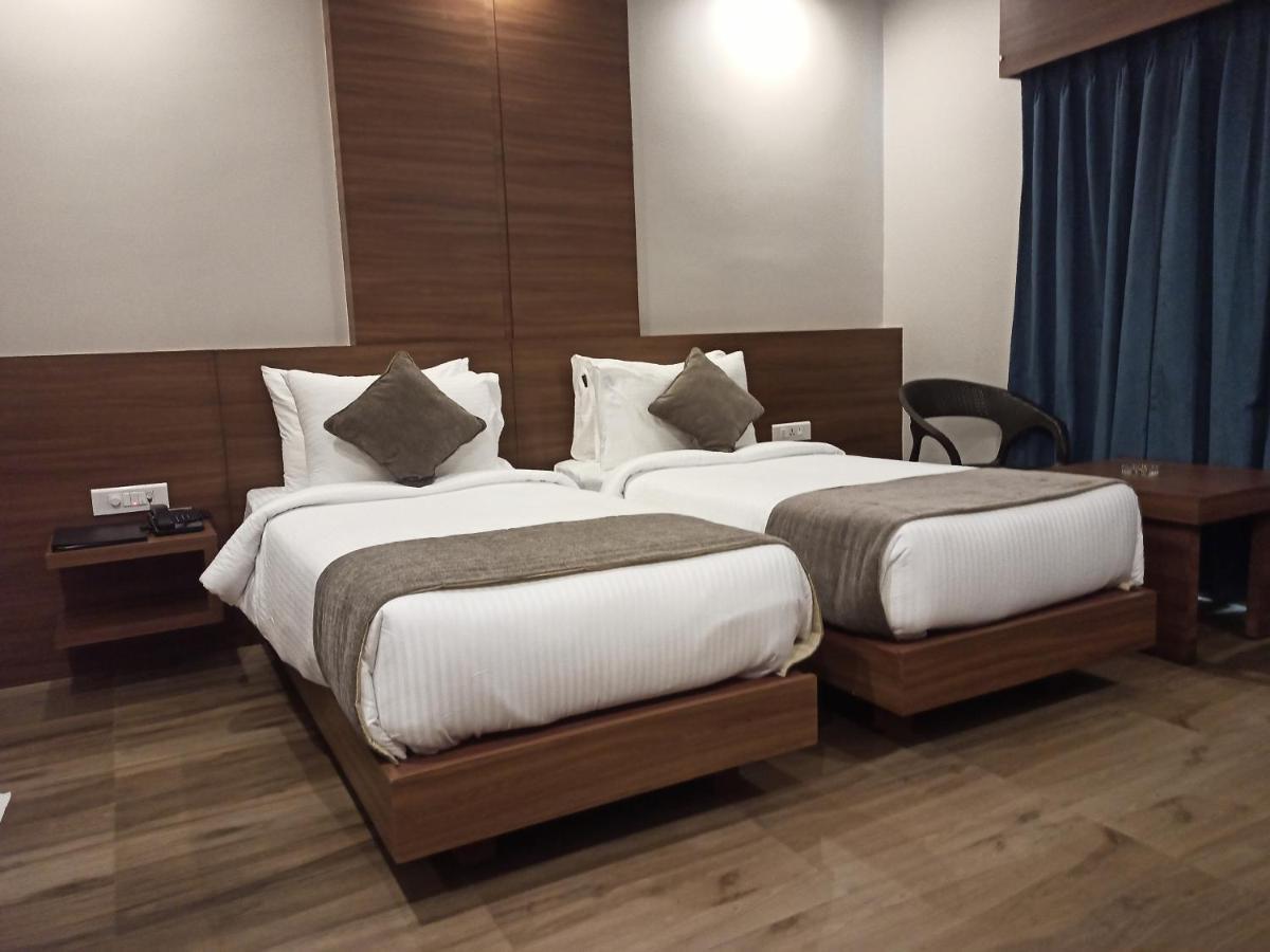 Hotel Tree Fern Дибругарх Экстерьер фото
