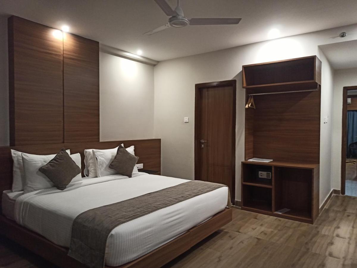 Hotel Tree Fern Дибругарх Экстерьер фото