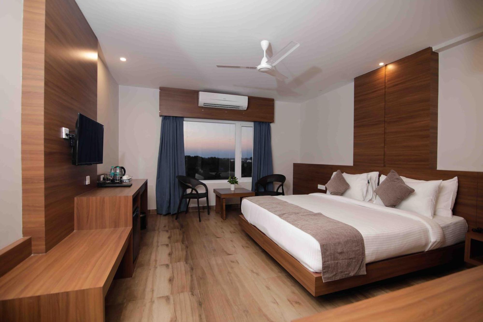 Hotel Tree Fern Дибругарх Экстерьер фото