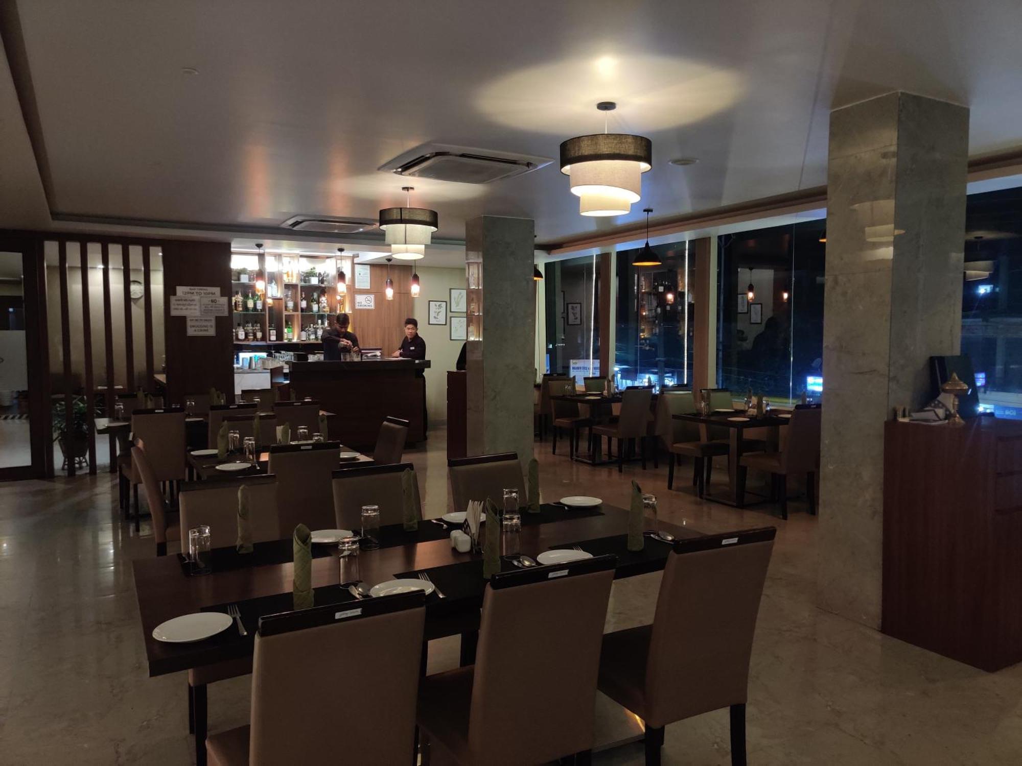 Hotel Tree Fern Дибругарх Экстерьер фото